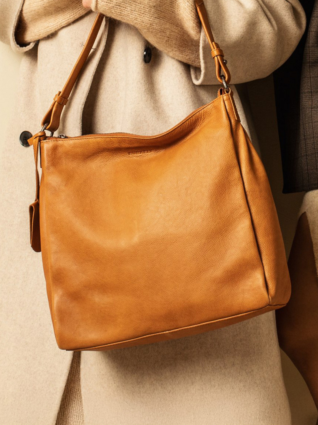 Dámská kožená kabelka přes rameno Burkely Santea – koňak